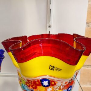 Vaso Fazzoletto Millefiori in Vetro Artistico di Murano – Rosso e Giallo Canarino – Tommaso (Thomas) Apa – Fatto a Murano, Venezia, Italia