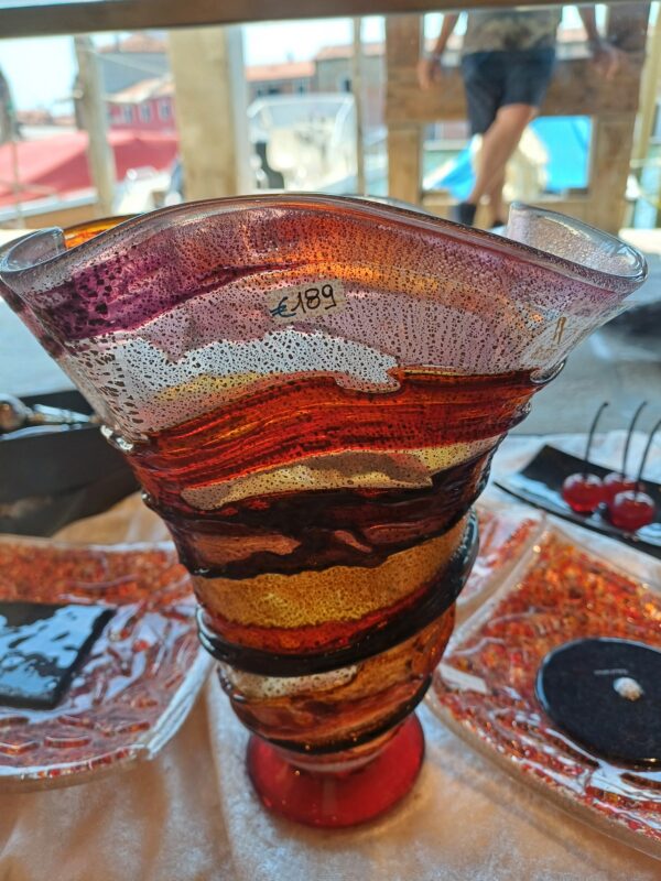Vaso Etna Rosso in Vetro Artistico di Murano – Scultura Decorativa - Image 4