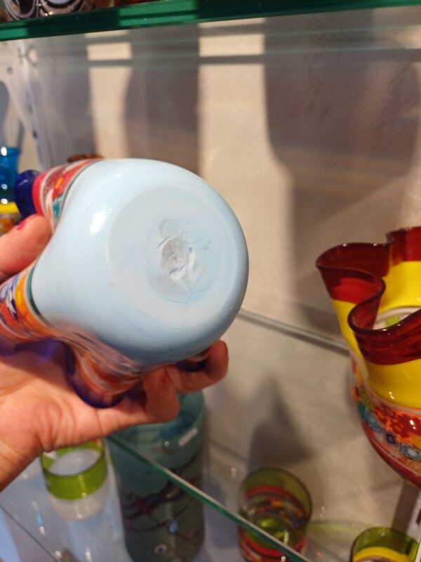 Vaso Fazzoletto Millefiori in Vetro Artistico di Murano, Bianco e Blu Oltremare – Tommaso (Thomas) Apa – Fatto a Murano, Venezia, Italia - Image 5